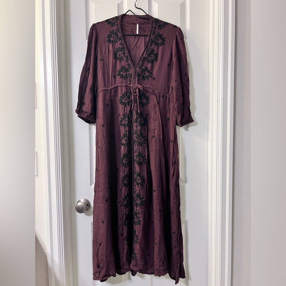⭐️Free People Embroidered Fable Midi Dress - Picture 2 of 3